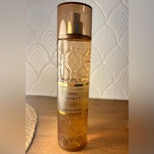 Bath & Body Works Viva Vanilla Mist 8 fluid ounces